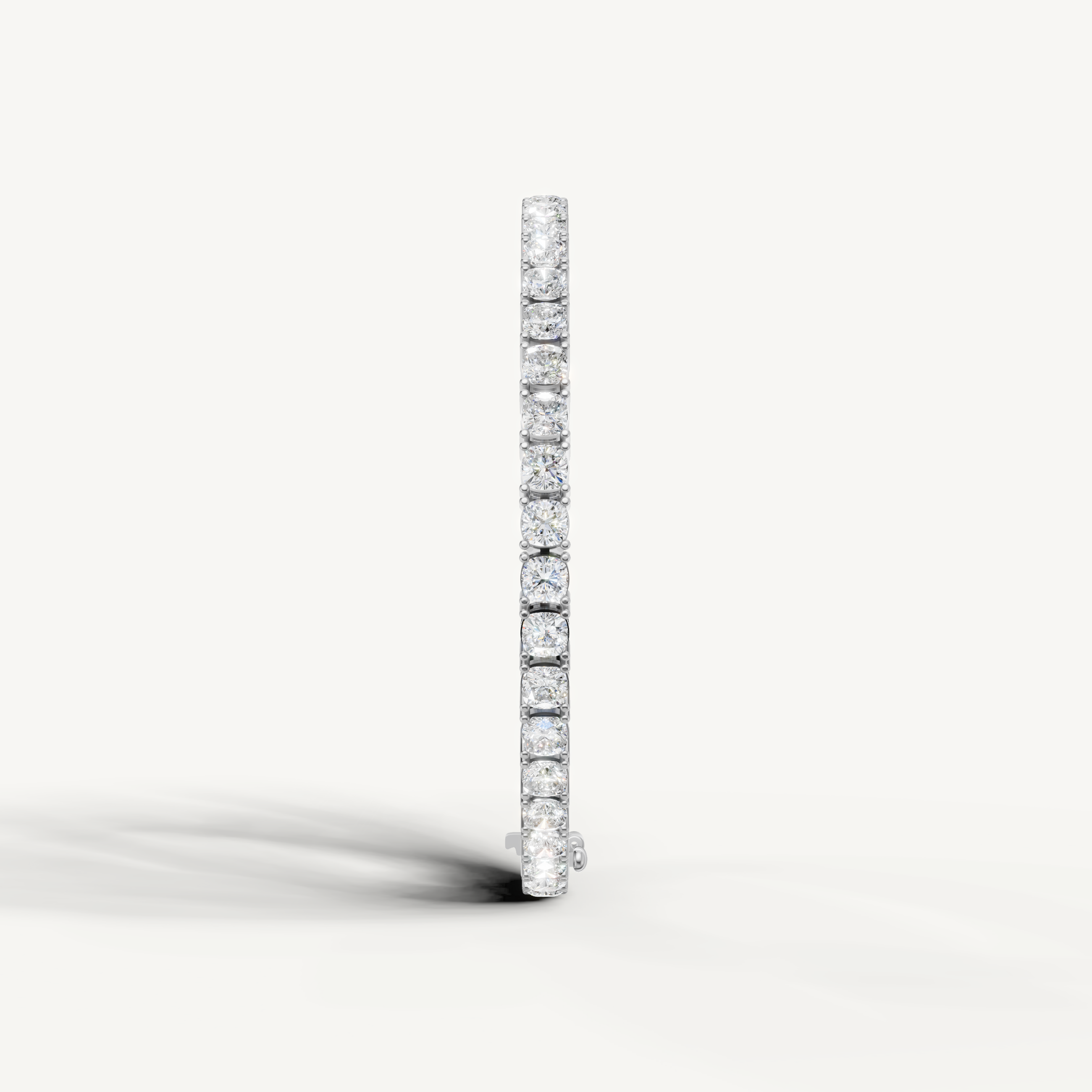 Elegant white gold bracelet with brilliant round diamonds for women