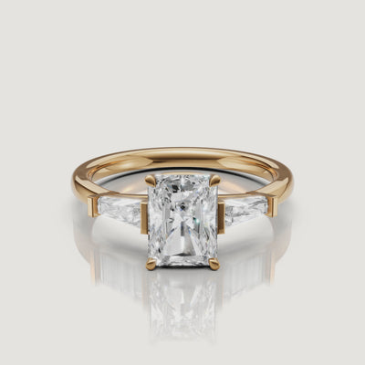 yellow-gold-radiant-cut-diamond-ring-360-video-raul-diamonds